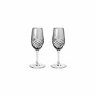 To facetslebne portvinsglas i røget krystalglas med diamantmønster fra Frederik Bagger til borddækning