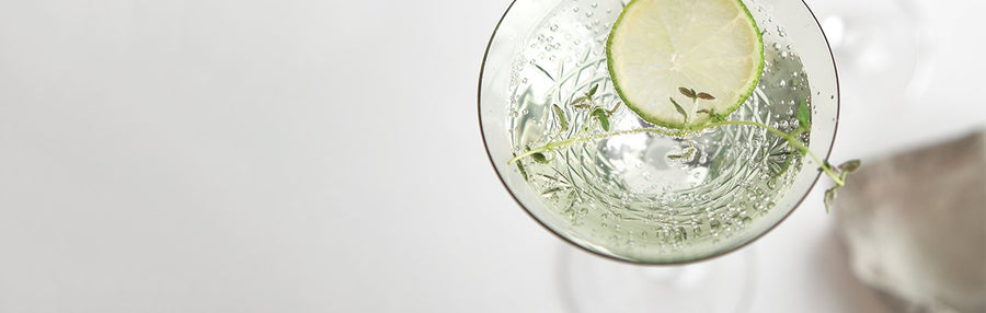 krystalglas-cocktailglas-farvet-crispy-frederik-bagger